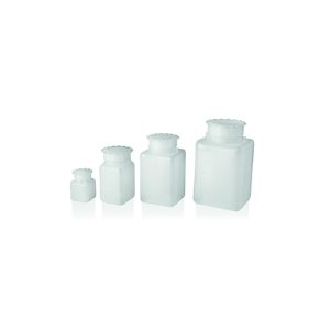 Bottiglia graduata rettangolare in HDPE con tappo+sottotappo ml 25 cf.500 pz. - 11141